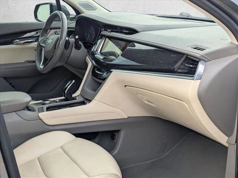Used 2022 Cadillac XT6 Premium Luxury w/ Technology Package image 24
