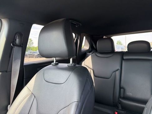 Used 2023 Jeep Compass Latitude AWD/4WD image 9