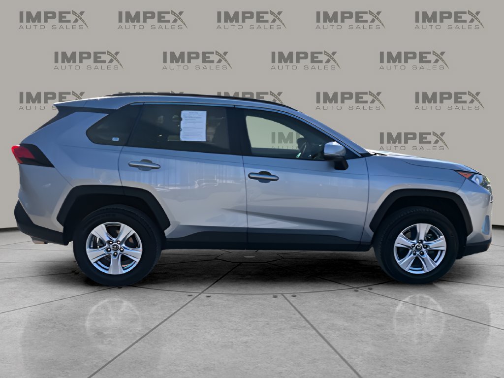 Used 2019 Toyota RAV4 XLE FWD image 6