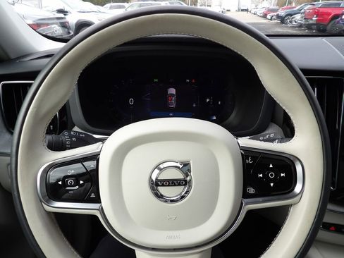 Certified 2024 Volvo XC60 B5 Plus w/ Climate Package image 18