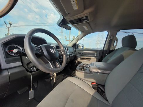 Used 2019 RAM 1500 Classic SLT AWD/4WD image 5