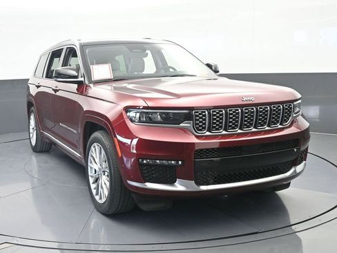 Used 2023 Jeep Grand Cherokee L Summit w/ Luxury Tech Group V image 9