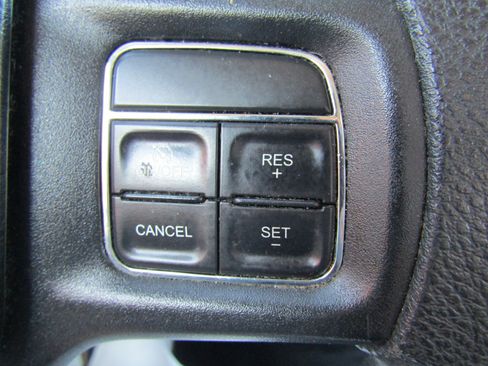 Used 2018 RAM 2500 Tradesman w/ Chrome Appearance Group image 31