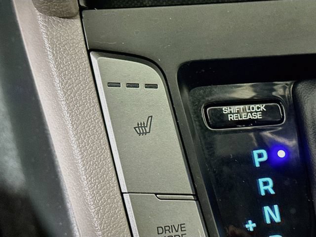Used 2020 Hyundai Elantra Limited FWD image 25