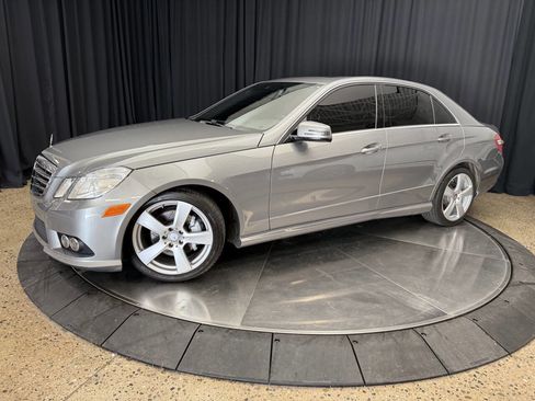 Used 2010 Mercedes-Benz E 350 4MATIC Sedan image 3