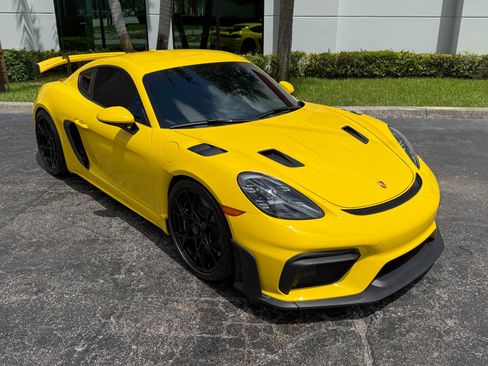 Used 2025 Porsche 718 Cayman GT4 RS RWD image 5