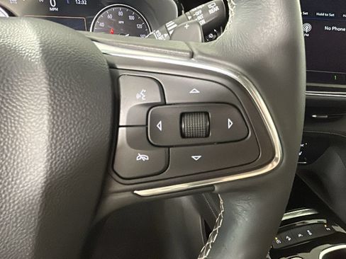 Used 2023 Buick Envision Essence AWD/4WD image 18