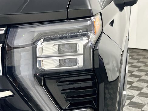 Used 2024 Chevrolet Silverado 2500 LTZ w/ LTZ Plus Package AWD/4WD image 11