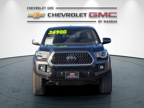 Used 2018 Toyota Tacoma TRD Off-Road image 8