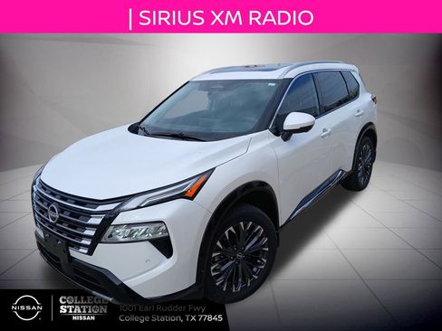 Used 2025 Nissan Rogue Platinum w/ Tech Package image 6