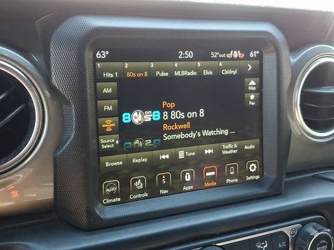 Used 2022 Jeep Wrangler Unlimited Sahara w/ Cold Weather Group AWD/4WD image 4