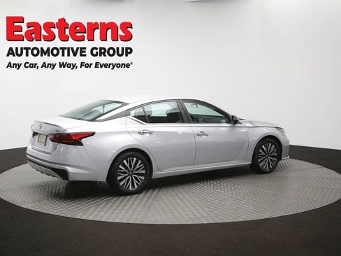 Used 2024 Nissan Altima 2.5 SV FWD image 42