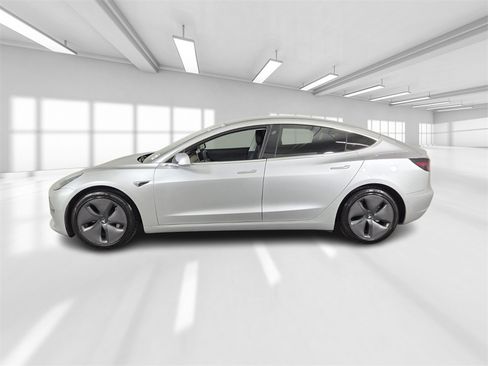 Used 2018 Tesla Model 3 Long Range image 3