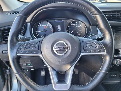 Certified 2021 Nissan Rogue Sport SV image 16