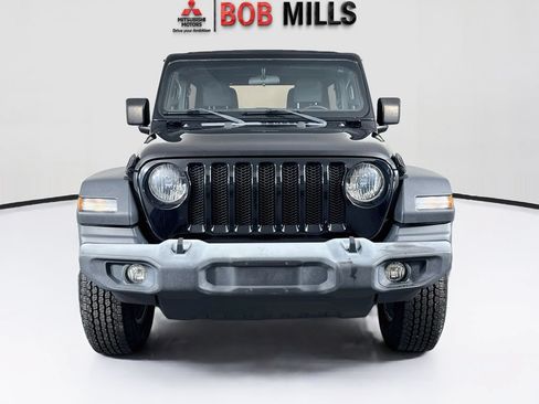 Used 2018 Jeep Wrangler Unlimited Sport S AWD/4WD image 2