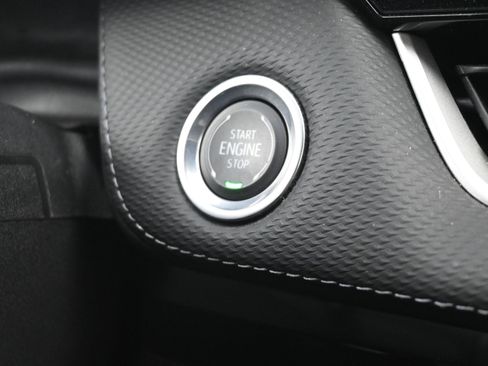 Used 2026 Chevrolet Equinox LT AWD/4WD image 18