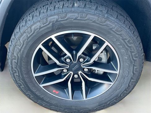 Used 2020 Jeep Grand Cherokee Trailhawk image 32