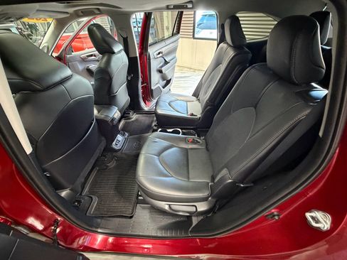 Used 2021 Toyota Highlander Limited AWD/4WD image 54