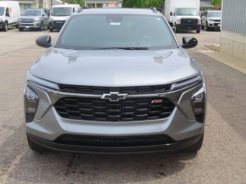 Used 2025 Chevrolet Trax RS w/ Sunroof Package FWD image 11