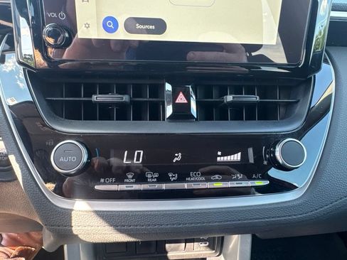 Used 2025 Toyota Corolla Cross LE FWD image 20