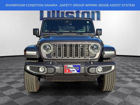 Used 2025 Jeep Wrangler Unlimited Sahara w/ Safety Group AWD/4WD image 2