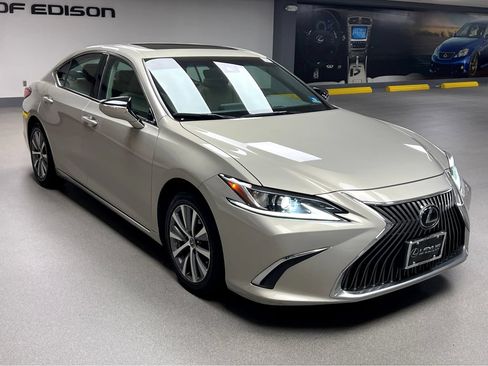 Used 2020 Lexus ES 350 w/ Premium Package FWD image 1