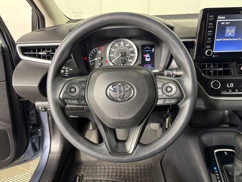 Used 2022 Toyota Corolla LE FWD image 17