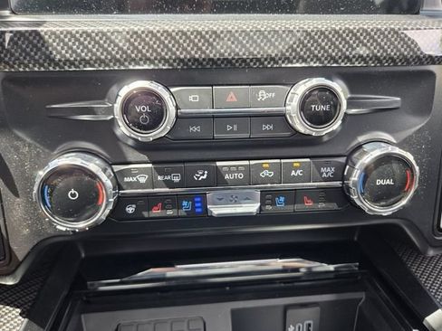 New 2026 Ford F250 Lariat w/ Black Appearance Package AWD/4WD image 27