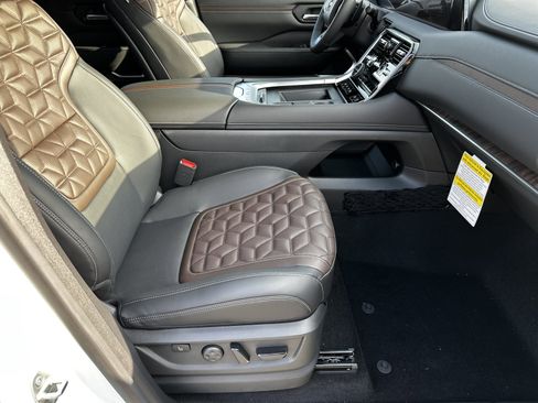 New 2026 Nissan Armada Platinum Reserve w/ Accent Package image 13