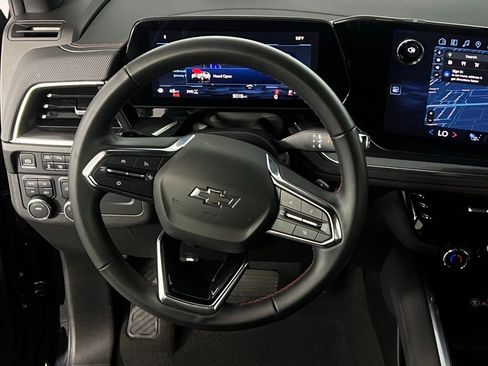 Used 2025 Chevrolet Suburban RST image 17