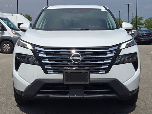 Used 2024 Nissan Rogue SV AWD/4WD image 2