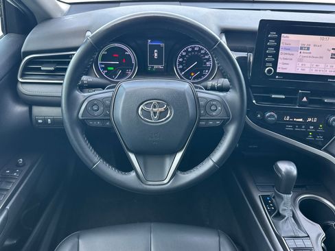 Used 2022 Toyota Camry SE FWD image 14