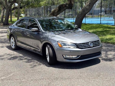 Used 2014 Volkswagen Passat TDI SEL Premium FWD image 6