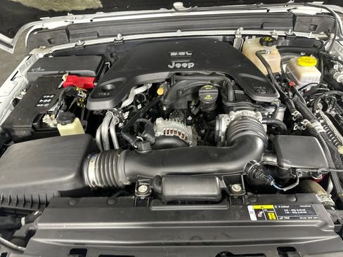 Certified 2020 Jeep Wrangler Unlimited Sport AWD/4WD image 33