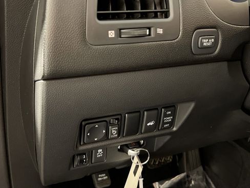 Used 2012 INFINITI FX35 AWD w/ Premium Pkg image 32