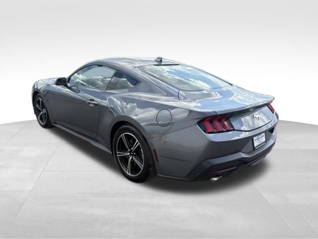Used 2025 Ford Mustang Coupe RWD image 11