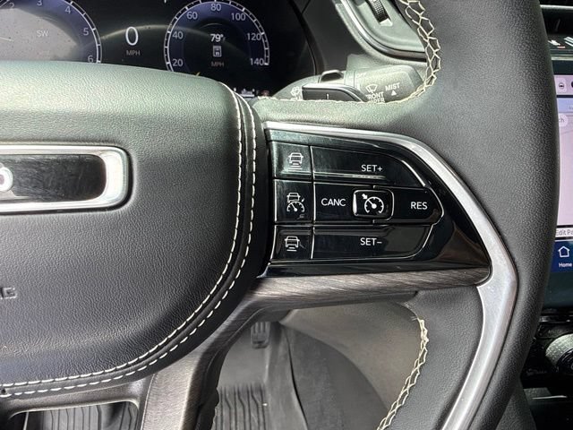 Used 2024 Jeep Grand Cherokee Overland w/ Trailer Tow Package AWD/4WD image 14