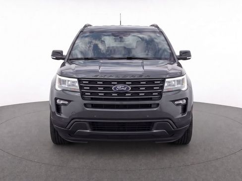 Used 2019 Ford Explorer XLT w/ Equipment Group 202A AWD/4WD image 5
