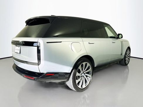 Certified 2025 Land Rover Range Rover Long Wheelbase SE AWD/4WD image 5