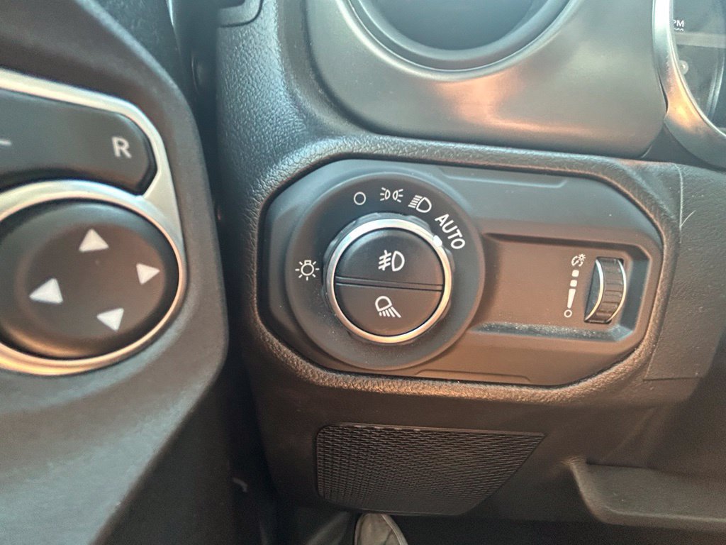 Used 2023 Jeep Gladiator Sport AWD/4WD image 22