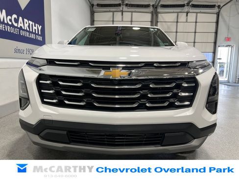 Used 2026 Chevrolet Equinox LT AWD/4WD image 10