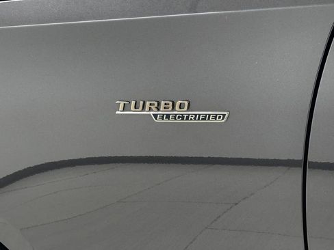 Used 2023 Mercedes-Benz C 43 AMG 4MATIC Sedan image 38
