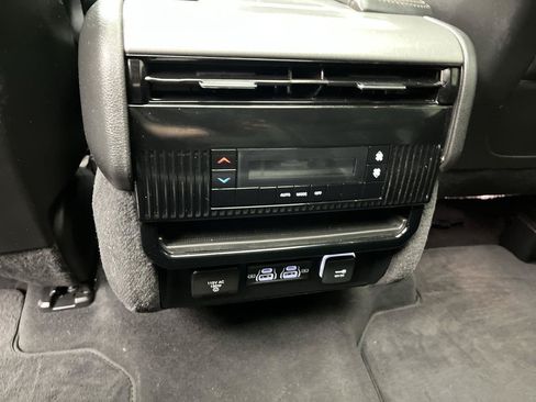 Used 2024 Jeep Wagoneer Series II AWD/4WD image 13