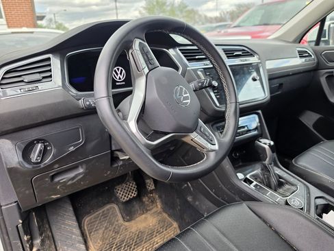 Used 2022 Volkswagen Tiguan SE image 4