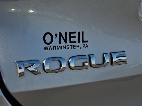 Used 2017 Nissan Rogue SV AWD/4WD image 32