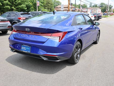 Used 2023 Hyundai Elantra SEL FWD image 7