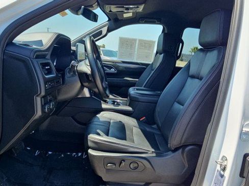 Used 2024 Chevrolet Suburban RST RWD image 18
