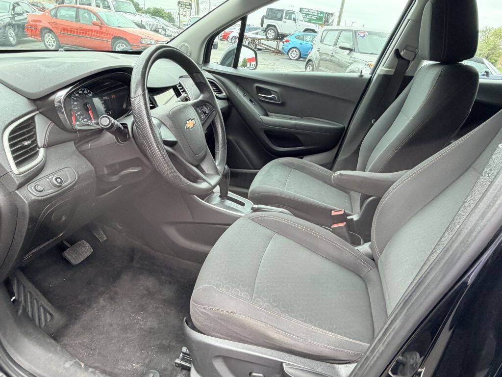 Used 2018 Chevrolet Trax LS AWD/4WD image 9