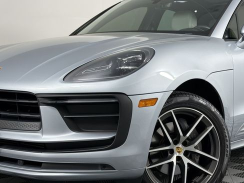 Certified 2024 Porsche Macan w/ Premium Plus Package AWD/4WD image 12