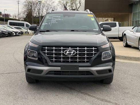 Used 2023 Hyundai Venue SEL image 2